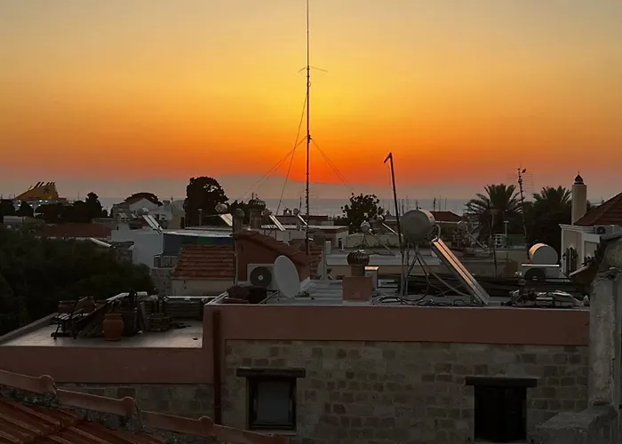 Old Town Retreat بيت ضيافة