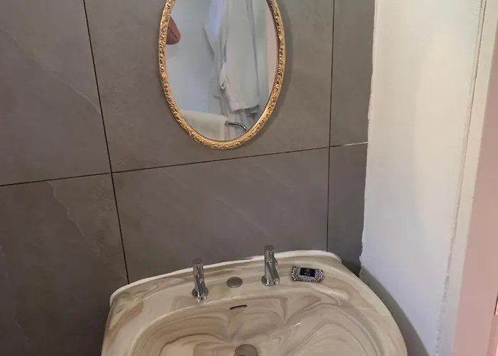 Old Town Retreat بيت ضيافة 3*