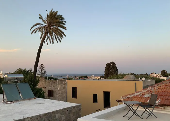 Old Town Retreat بيت ضيافة